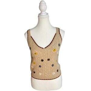 On You Sweater Vest Beige Floral